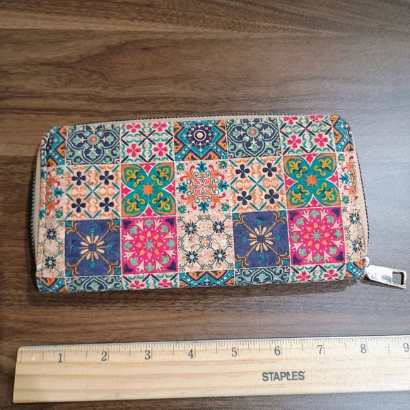 Colorful Patterned Women's Wallet - Picture 2 of 3